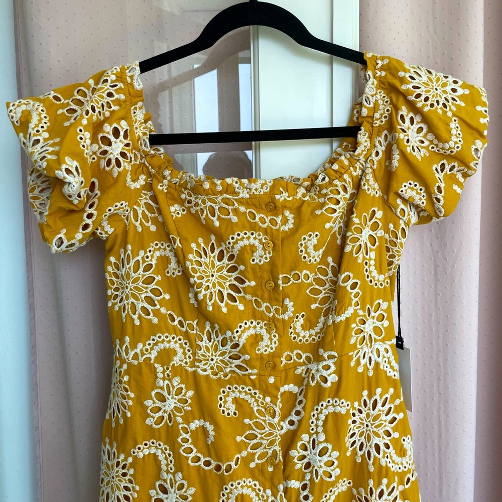 ASTR midi dress - gorgeous ochre eyelet -size L